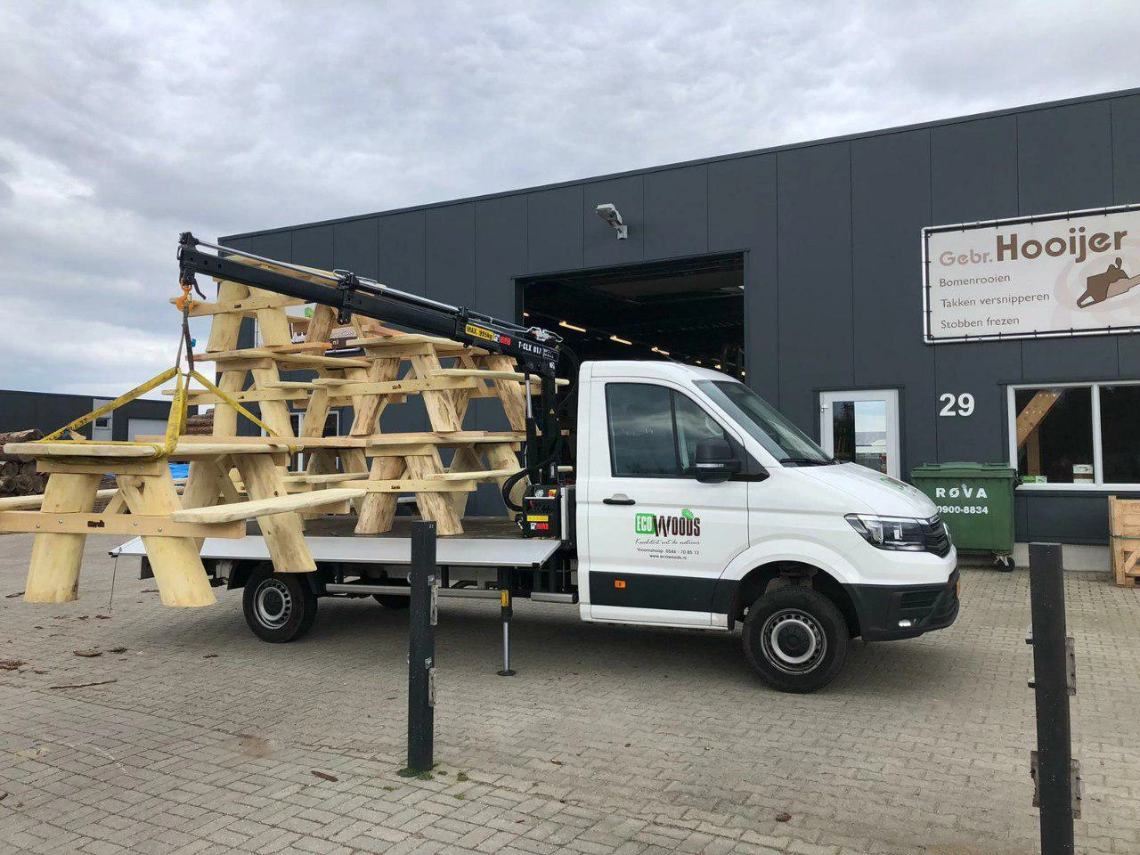Eigen bus ecowoods met eiken hout